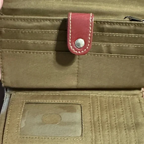 Vintage Red Leather Wallet with Stitching - Picture 5 of 7